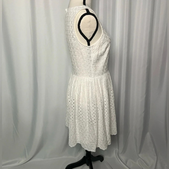 Old Navy Bright White Eyelet Fit and Flare Dress - size 6 - Picture 6 of 9